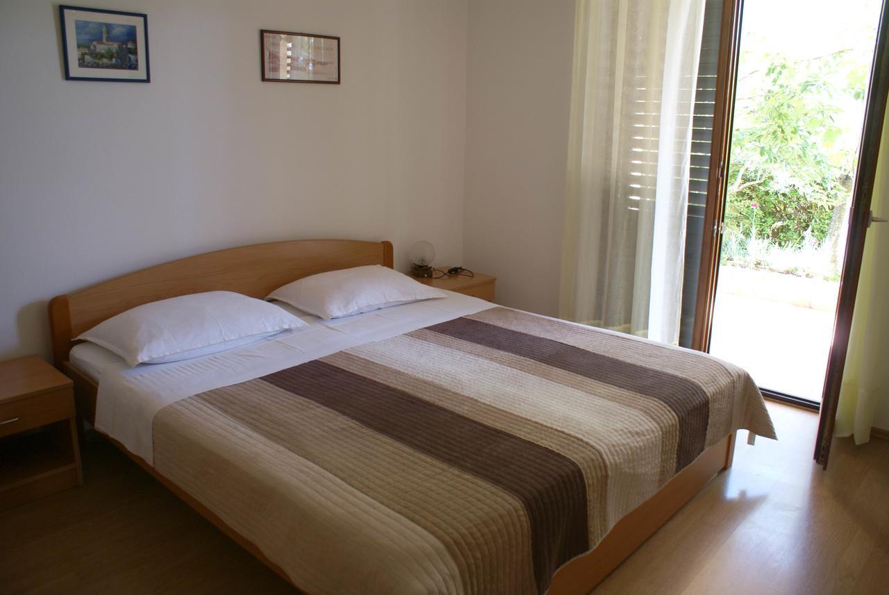Apartment Ana M Krk Town Luaran gambar