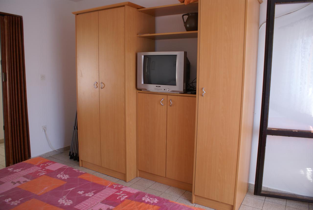 Apartment Ana M Krk Town Luaran gambar